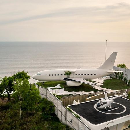 Private Jet Villa by Hanging Gardens Air Uluwatu Exteriör bild