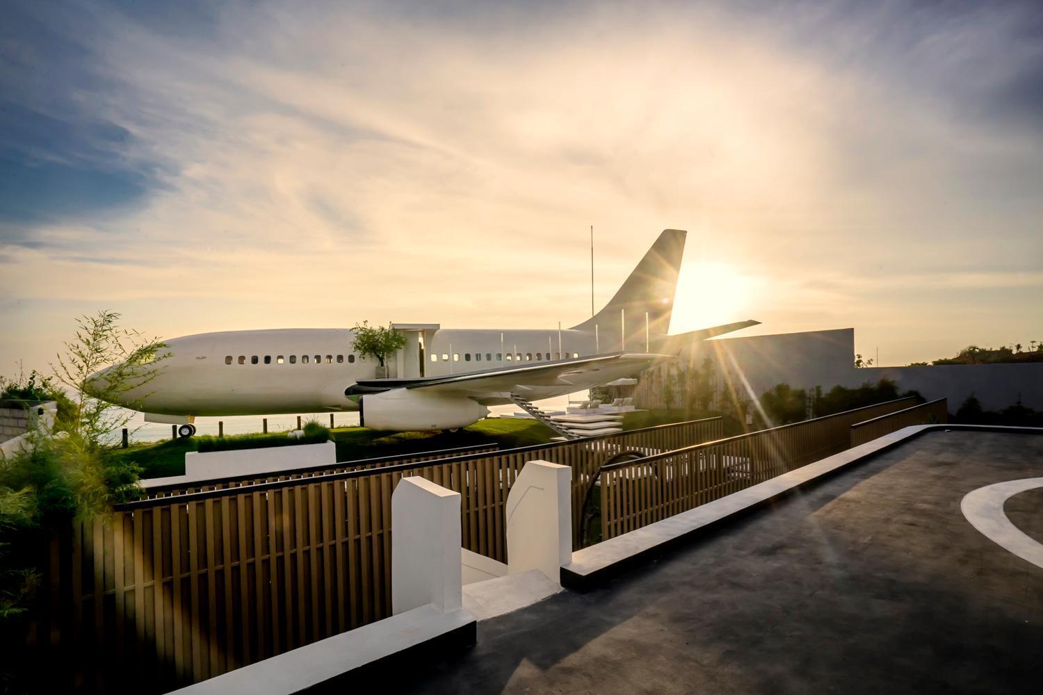 Private Jet Villa by Hanging Gardens Air Uluwatu Exteriör bild