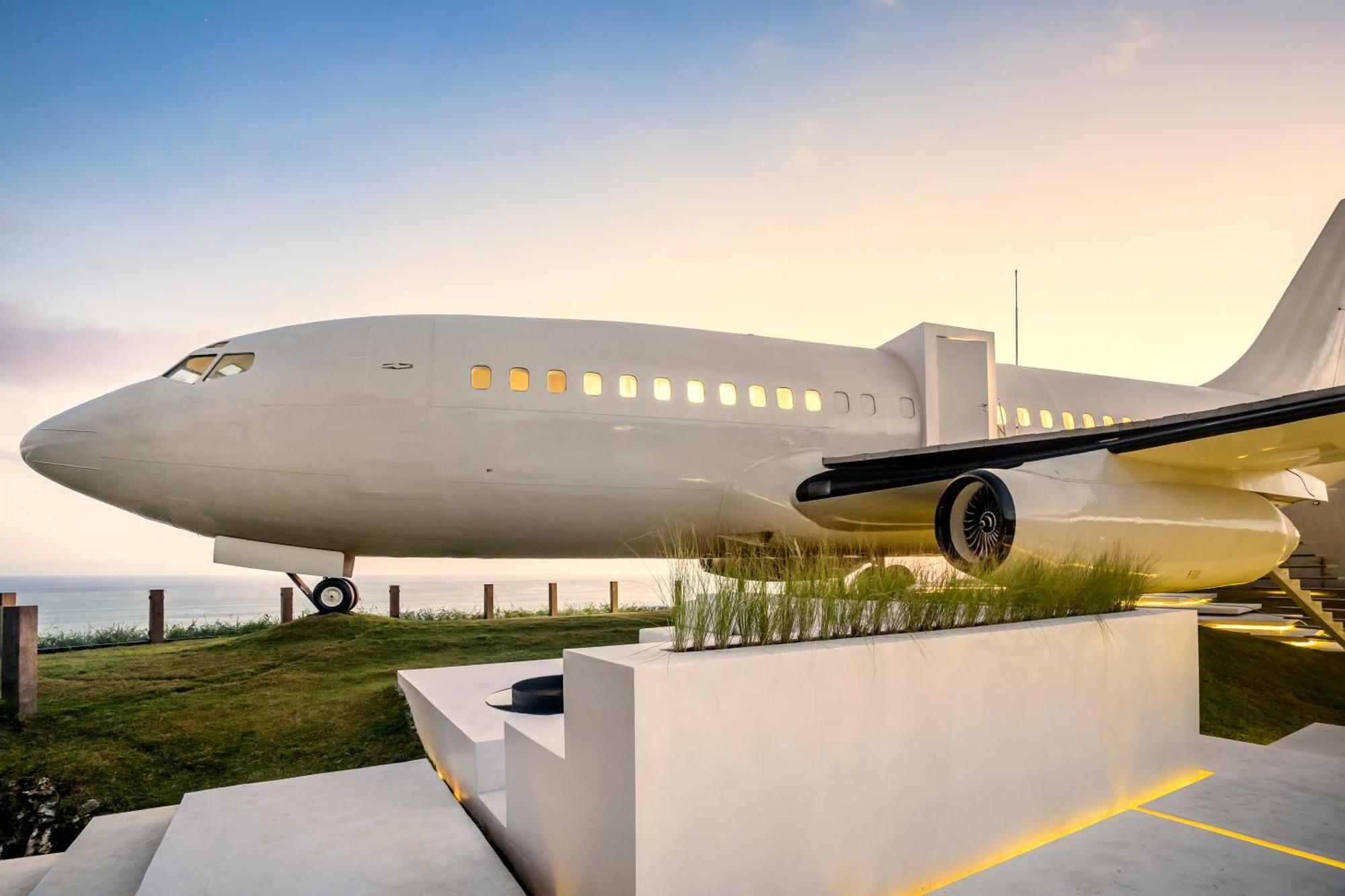 Private Jet Villa by Hanging Gardens Air Uluwatu Exteriör bild