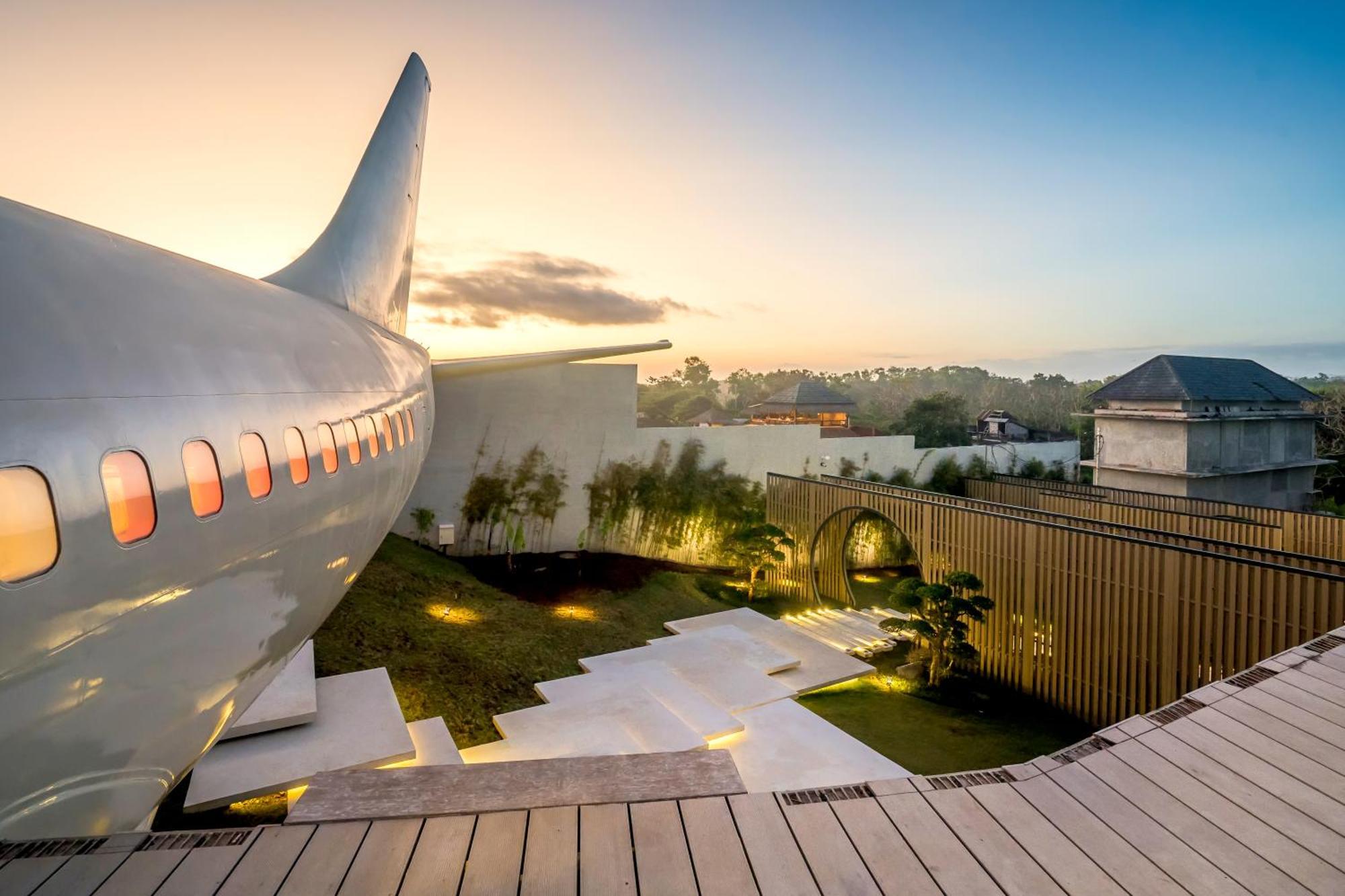 Private Jet Villa by Hanging Gardens Air Uluwatu Exteriör bild