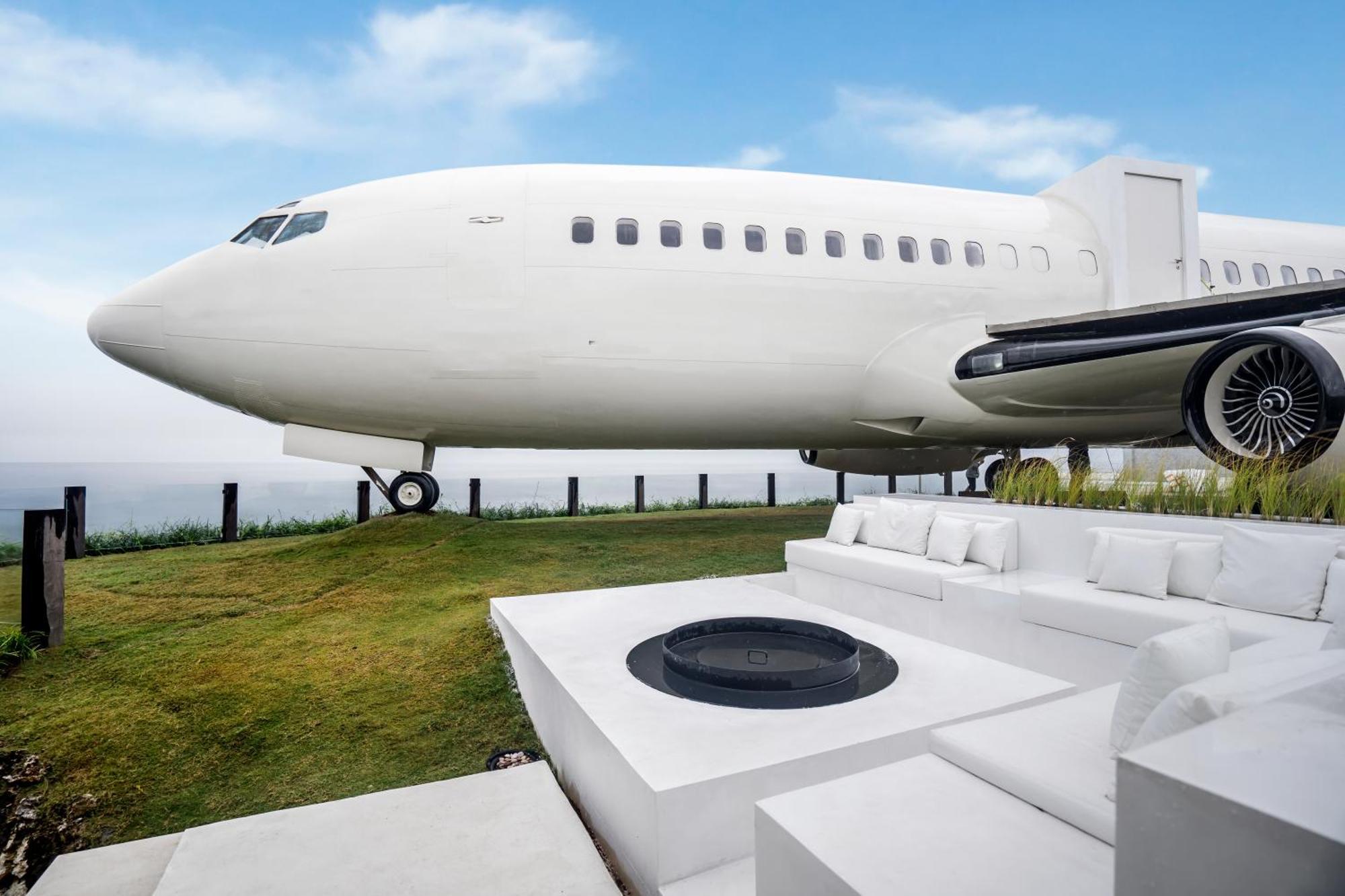 Private Jet Villa by Hanging Gardens Air Uluwatu Exteriör bild