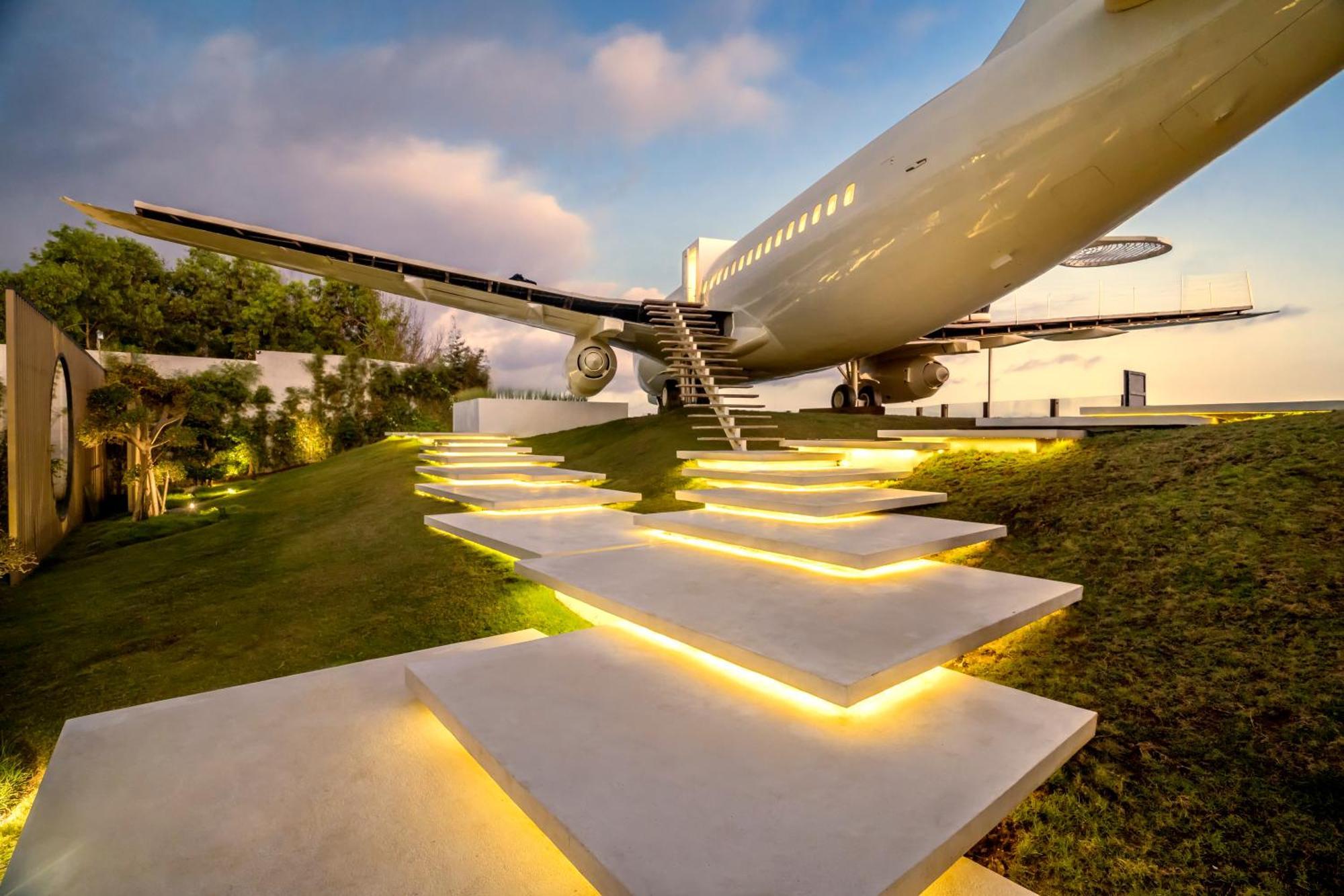 Private Jet Villa by Hanging Gardens Air Uluwatu Exteriör bild