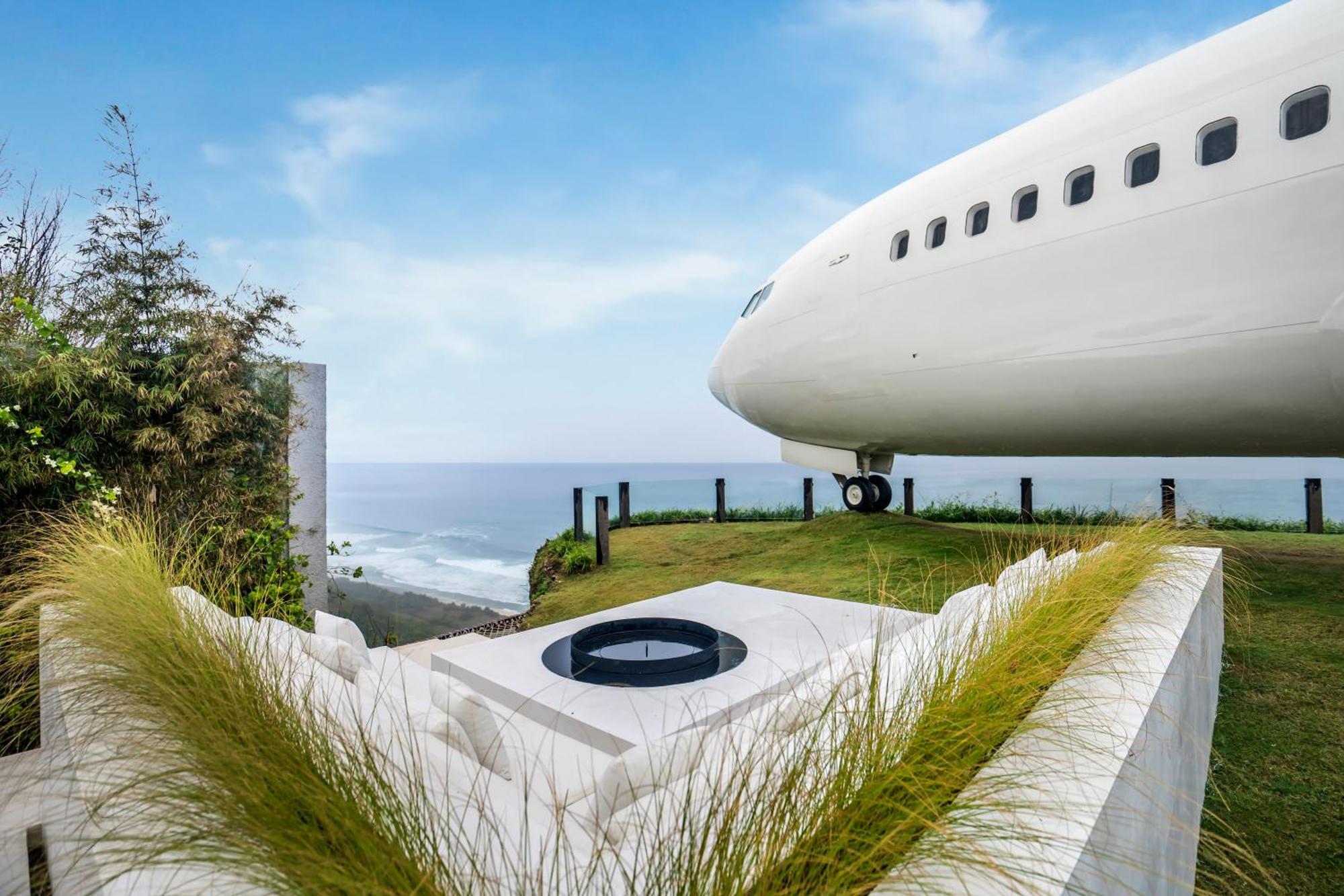 Private Jet Villa by Hanging Gardens Air Uluwatu Exteriör bild